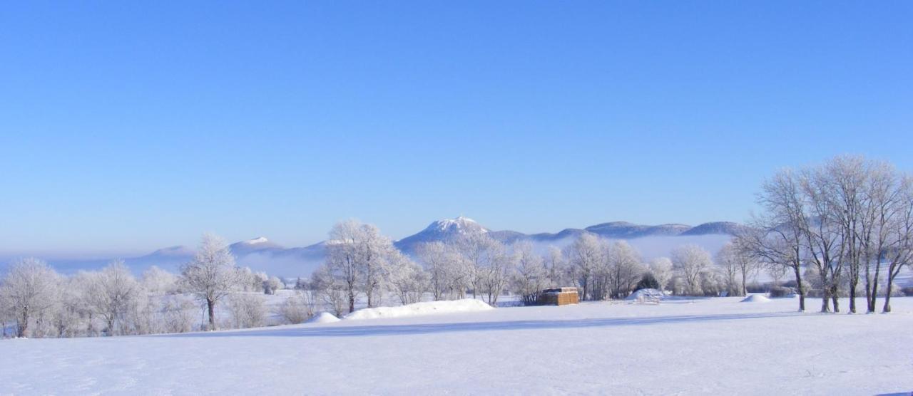 Logis Las Crozas La Poupe Vernines Zewnętrze zdjęcie